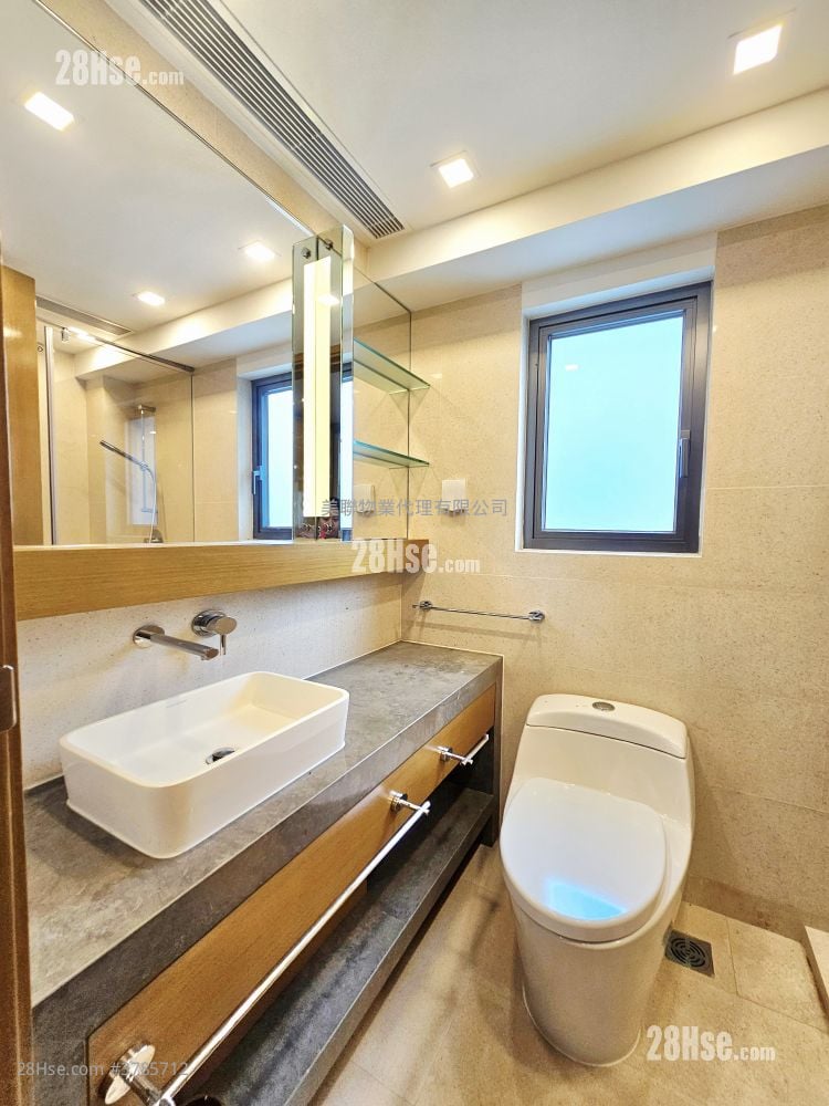 The Woods Sell 3 Bedrooms , 5+ Bathrooms 2,068 ft²