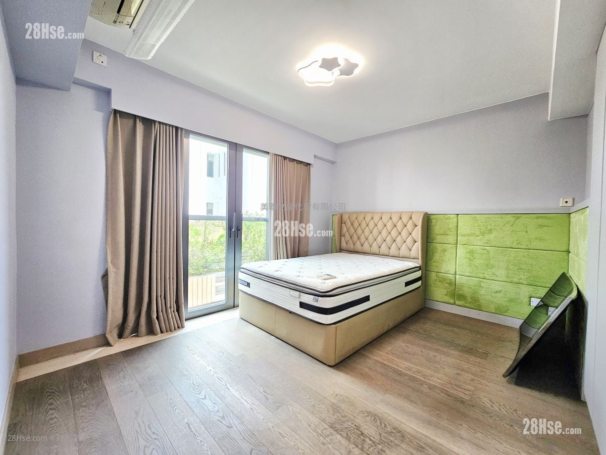 The Woods Sell 3 Bedrooms , 5+ Bathrooms 2,068 ft²