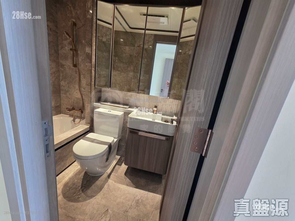 Pano Harbour Rental 781 ft²