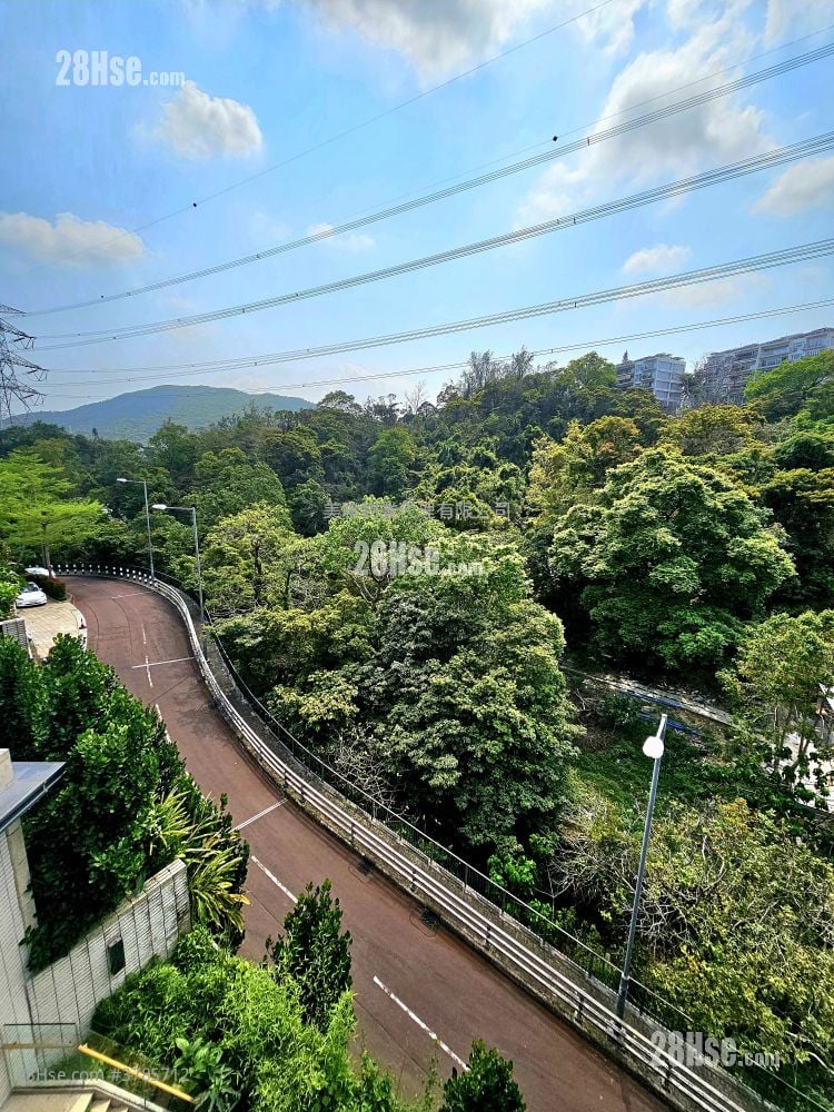 The Woods Sell 3 Bedrooms , 5+ Bathrooms 2,068 ft²