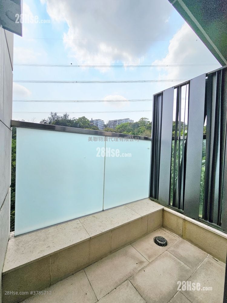 The Woods Sell 3 Bedrooms , 5+ Bathrooms 2,068 ft²