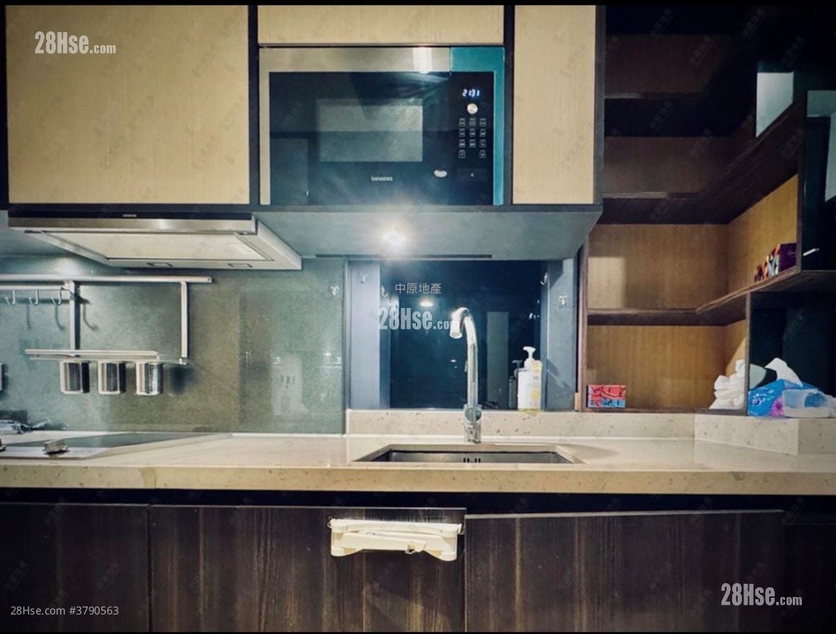 Eltanin Square Mile Sell Studio 203 ft²