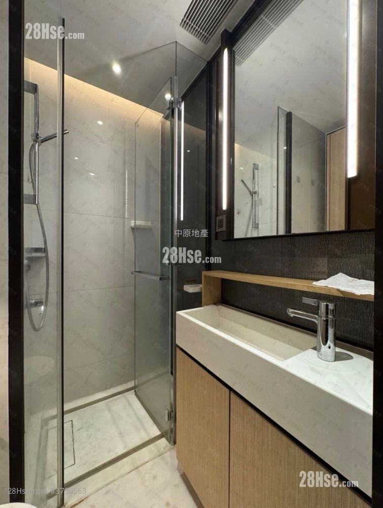 Eltanin Square Mile Sell Studio 203 ft²