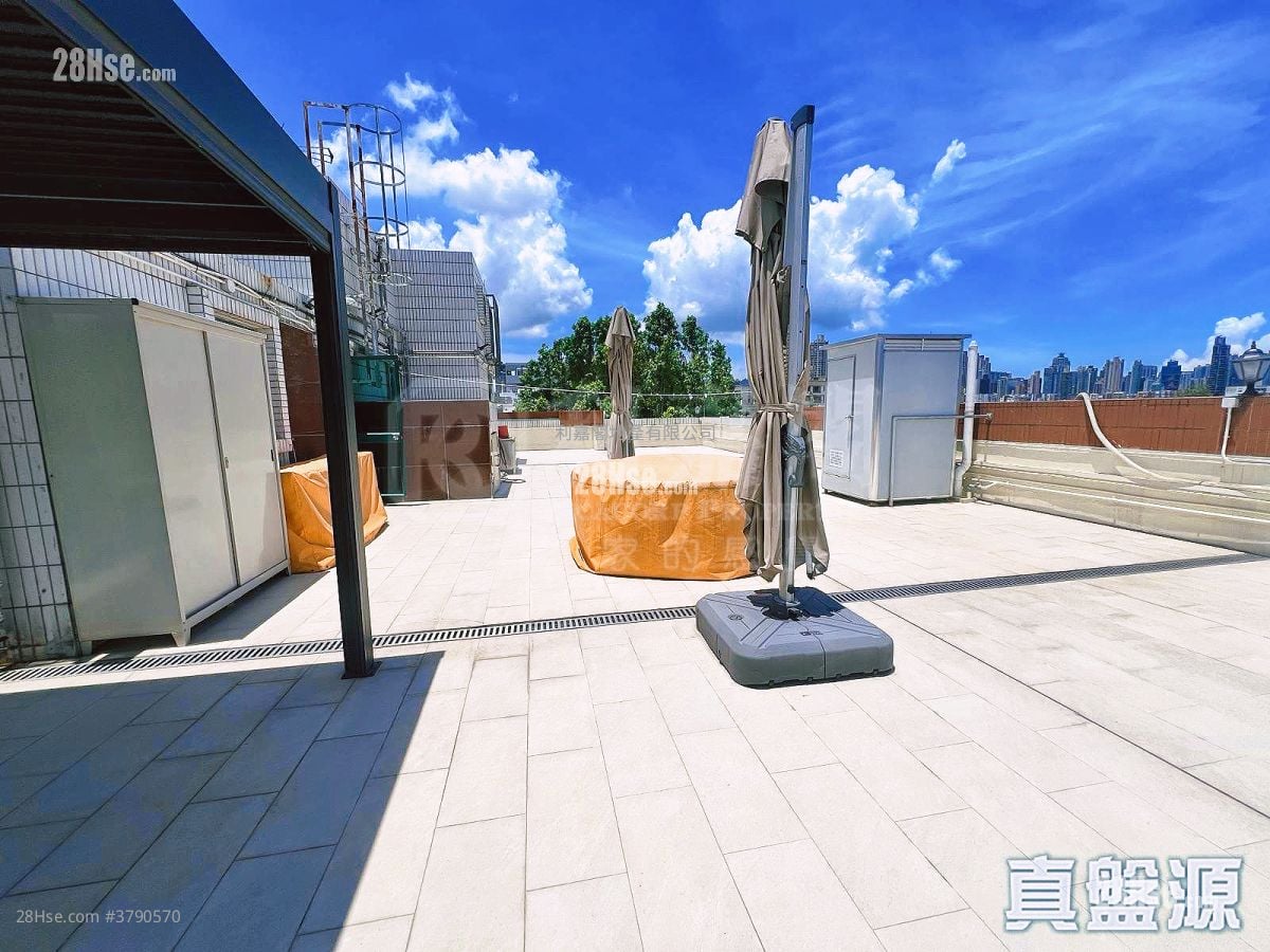 Emperor Place Sell 5+ Bedrooms 4,310 ft²