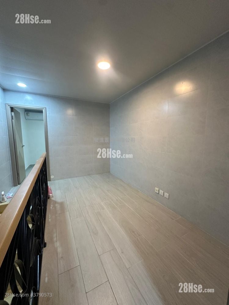 村屋 租盘 2 房 , 1 浴室 600 平方尺