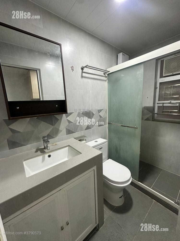 村屋 租盘 2 房 , 1 浴室 600 平方尺