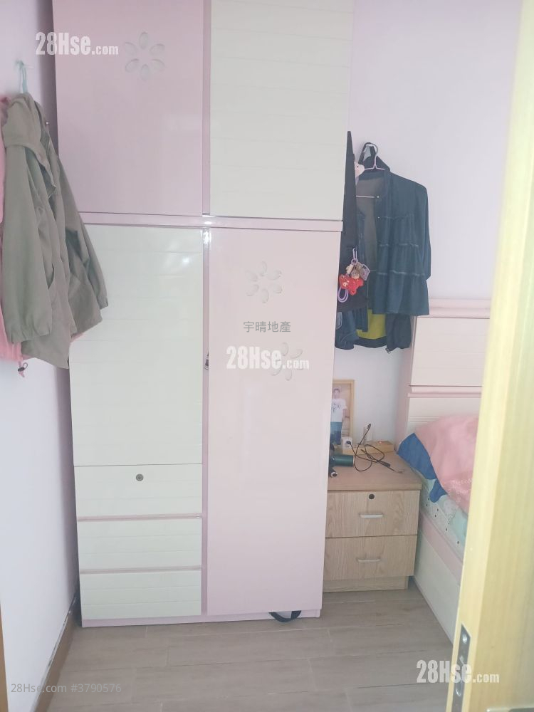 Astoria Crest Sell 1 Bedroom , 1 Bathroom 260 ft²