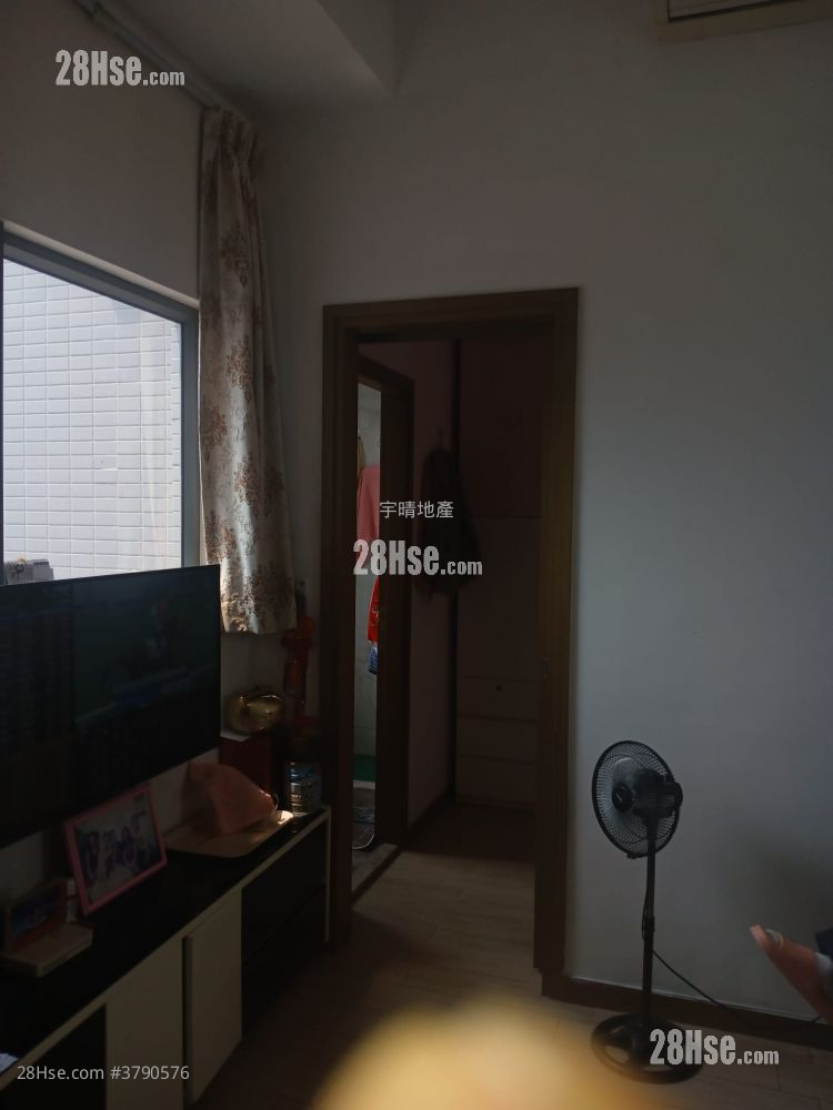 Astoria Crest Sell 1 Bedroom , 1 Bathroom 260 ft²