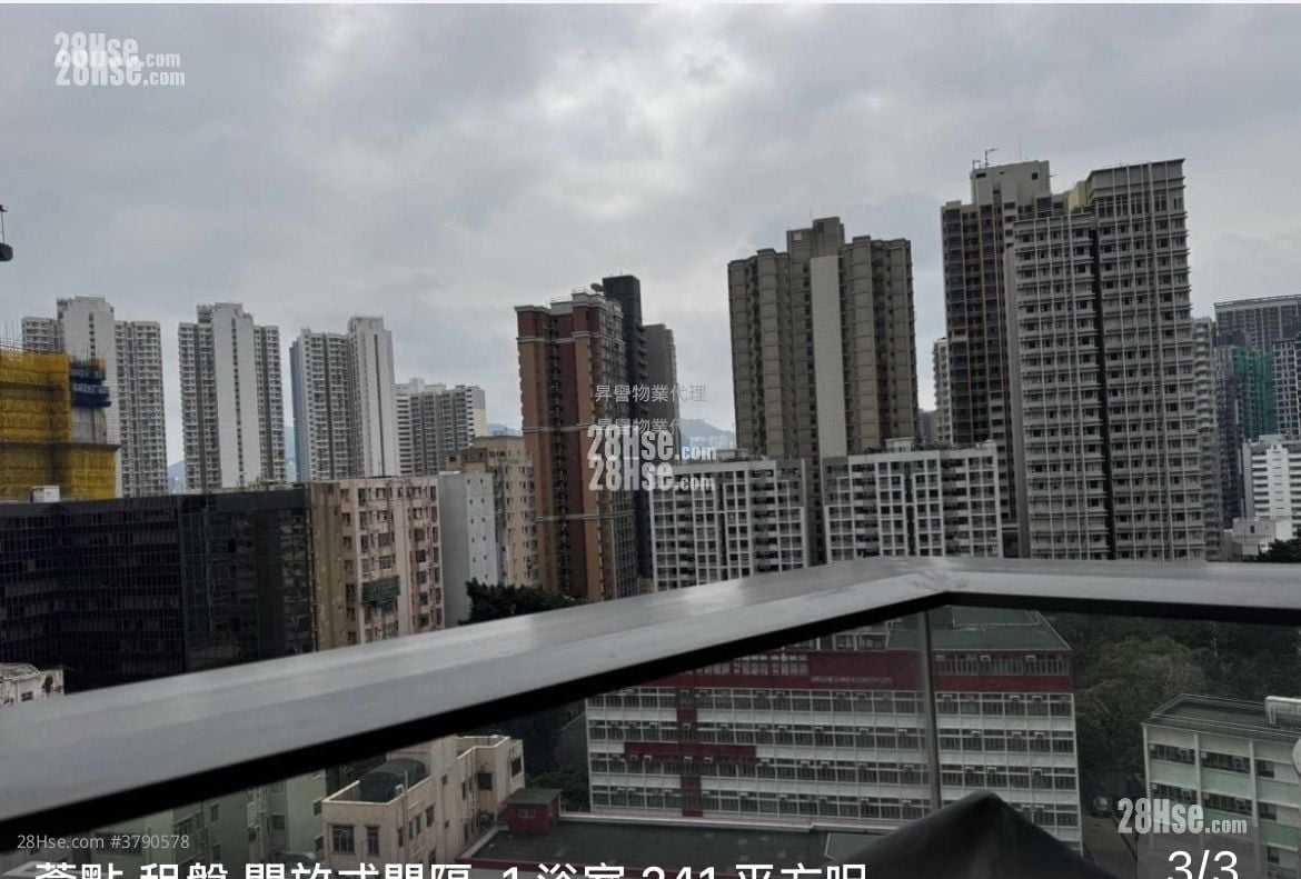 The Met. Focus Rental Studio , 1 Bathroom 241 ft²