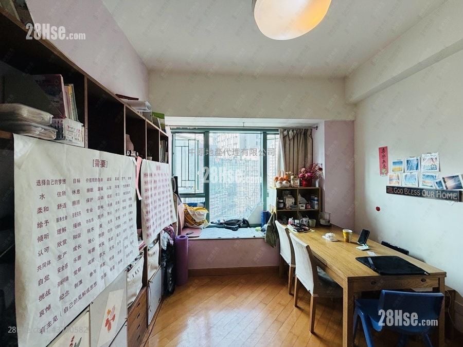 名逸居 售盘 2 房 526 平方尺