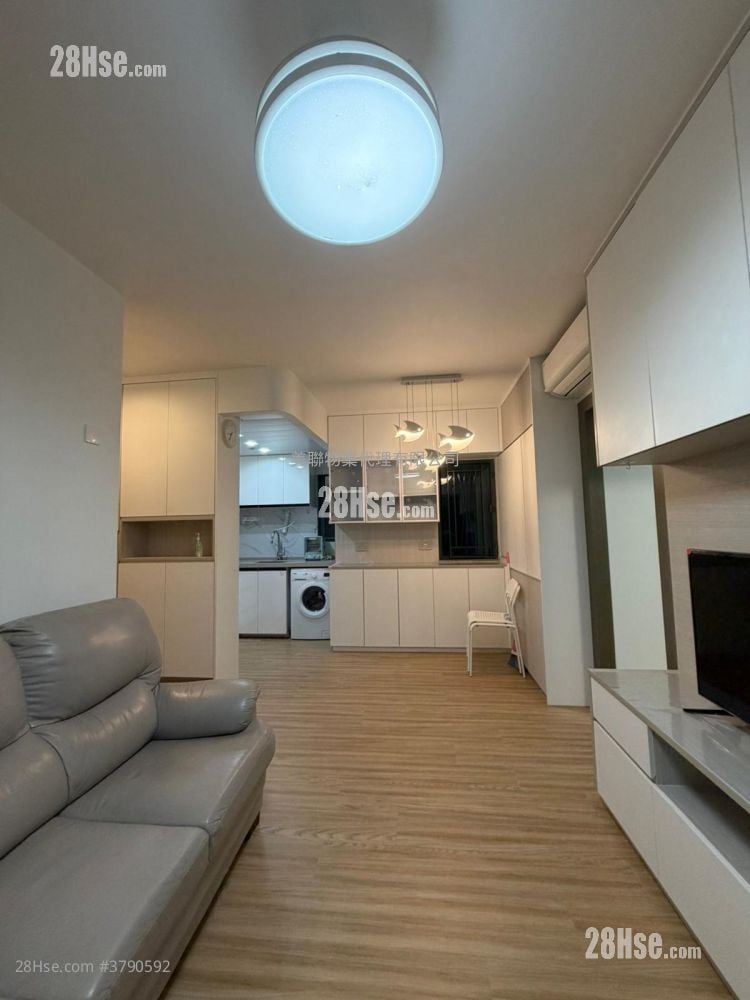 The Metro City Rental 3 Bedrooms , 2 Bathrooms 538 ft²