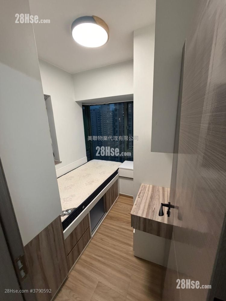 The Metro City Rental 3 Bedrooms , 2 Bathrooms 538 ft²