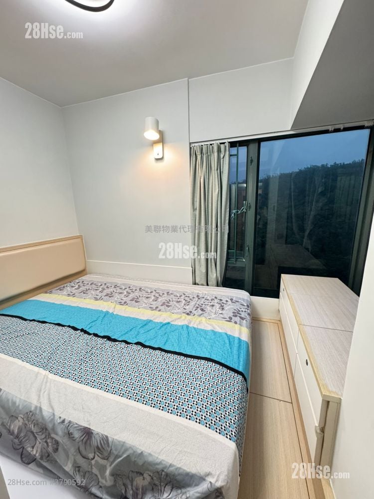 The Metro City Rental 3 Bedrooms , 2 Bathrooms 538 ft²