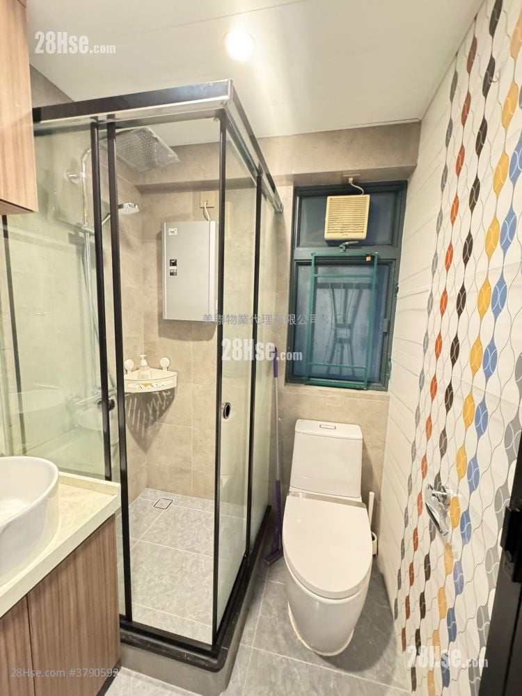 The Metro City Rental 3 Bedrooms , 2 Bathrooms 538 ft²