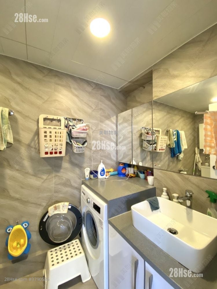 Treasure Court Sell 3 Bedrooms 578 ft²