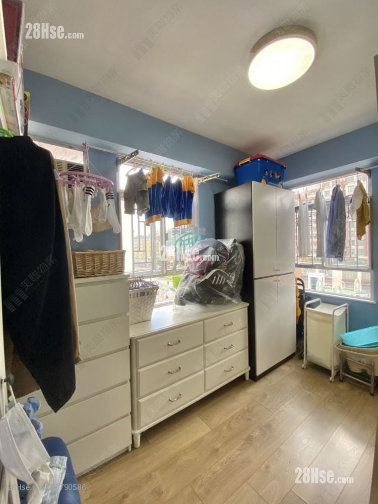 Treasure Court Sell 3 Bedrooms 578 ft²