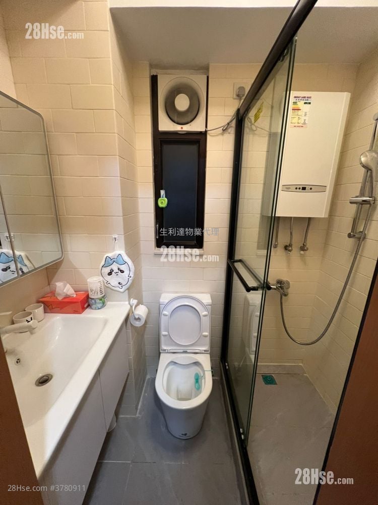 Fung Yue Mansion Rental 2 Bedrooms , 1 Bathroom 303 ft²