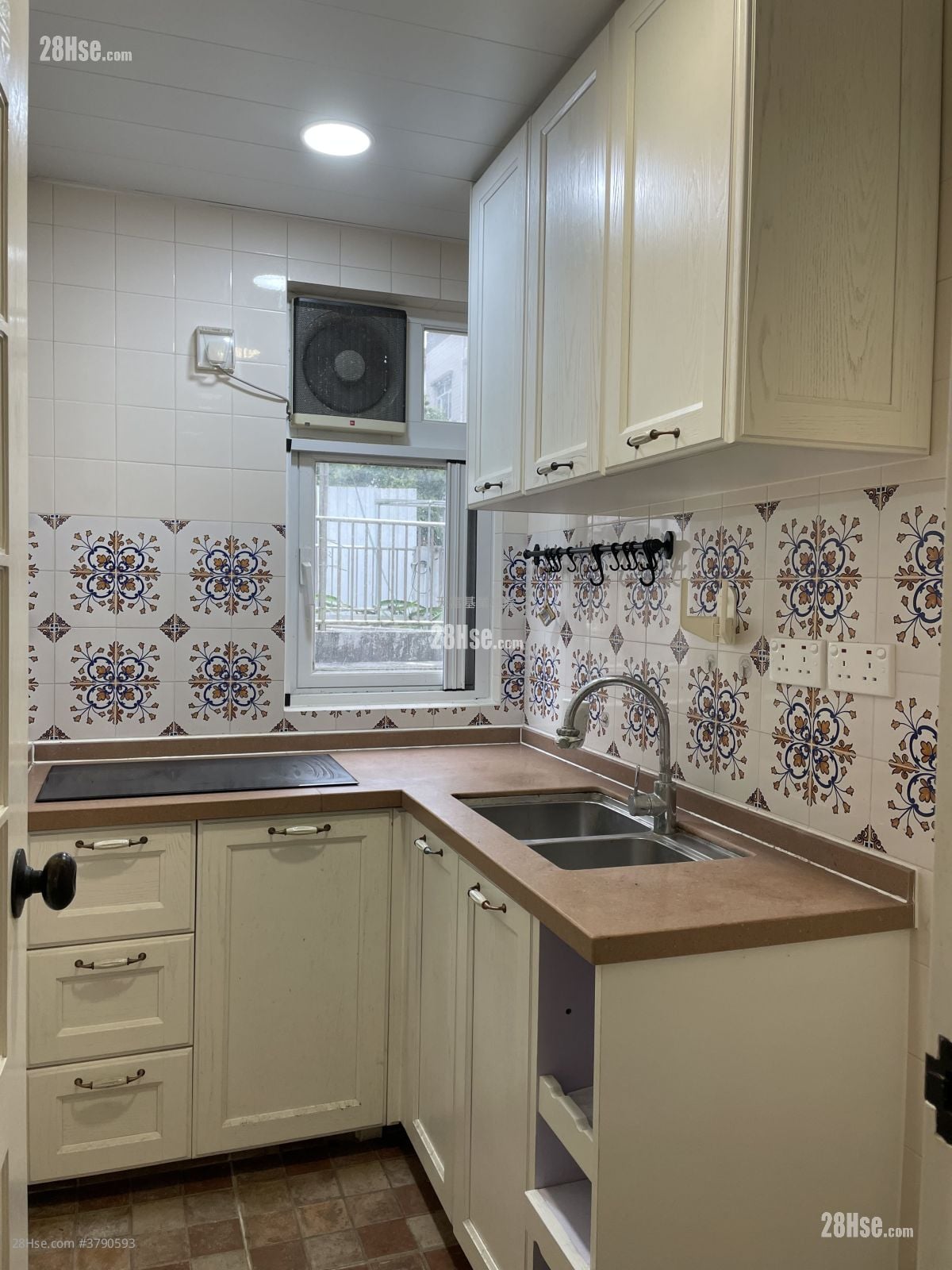 上洋村 租盘 3 房 , 1 浴室 700 平方尺