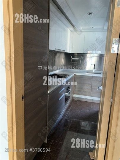 Park Signature Sell 3 Bedrooms , 1 Bathroom 669 ft²