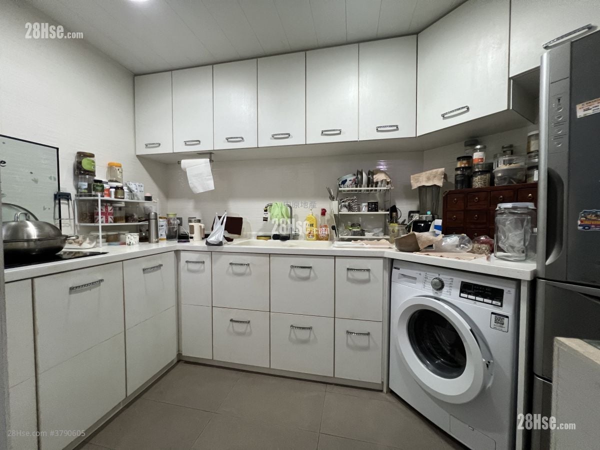 Laguna City Sell 2 Bedrooms , 2 Bathrooms 687 ft²