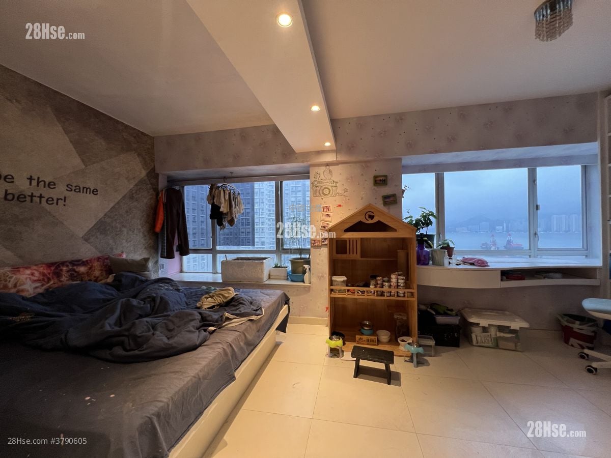 Laguna City Sell 2 Bedrooms , 2 Bathrooms 687 ft²