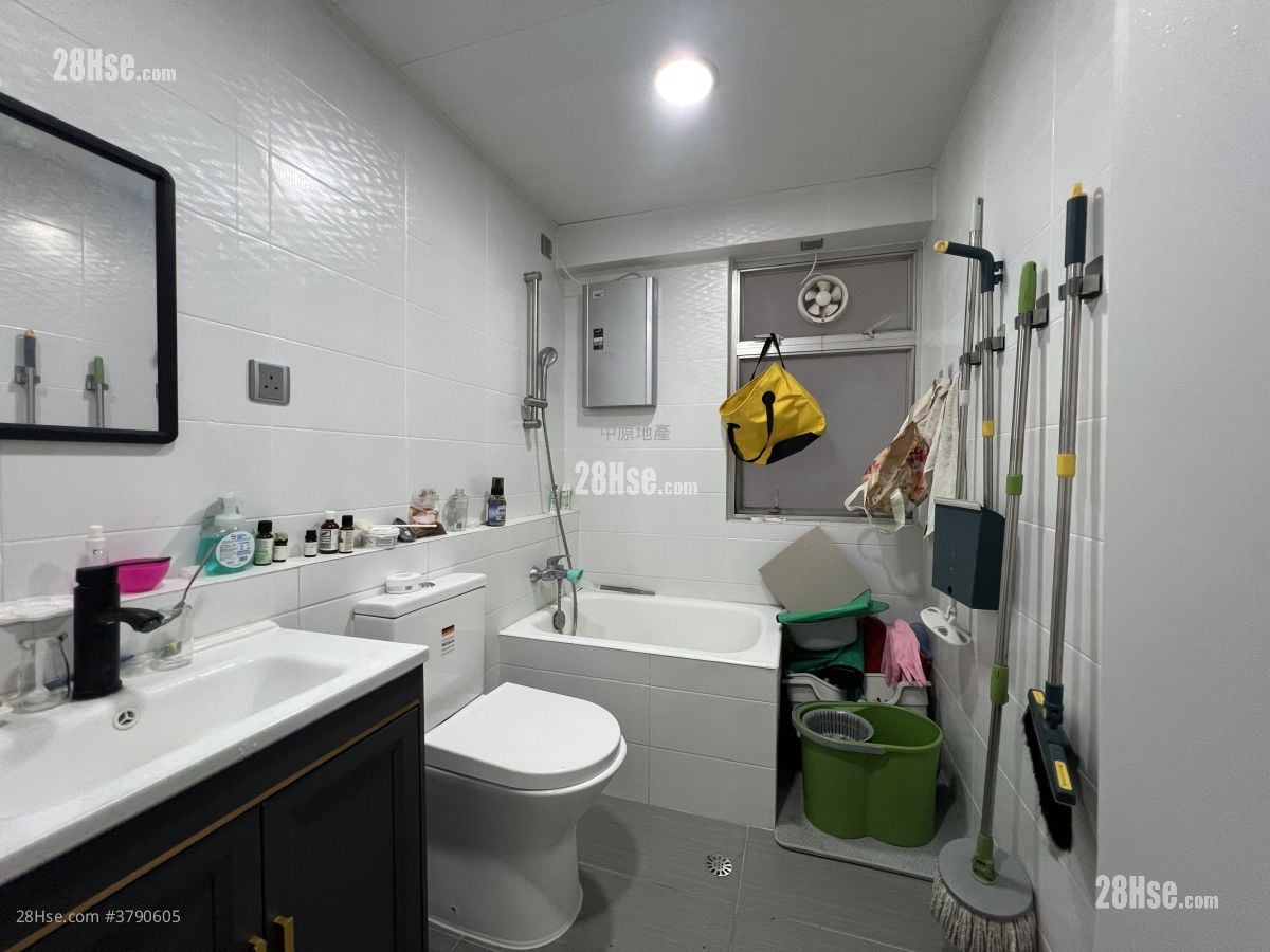 Laguna City Sell 2 Bedrooms , 2 Bathrooms 687 ft²