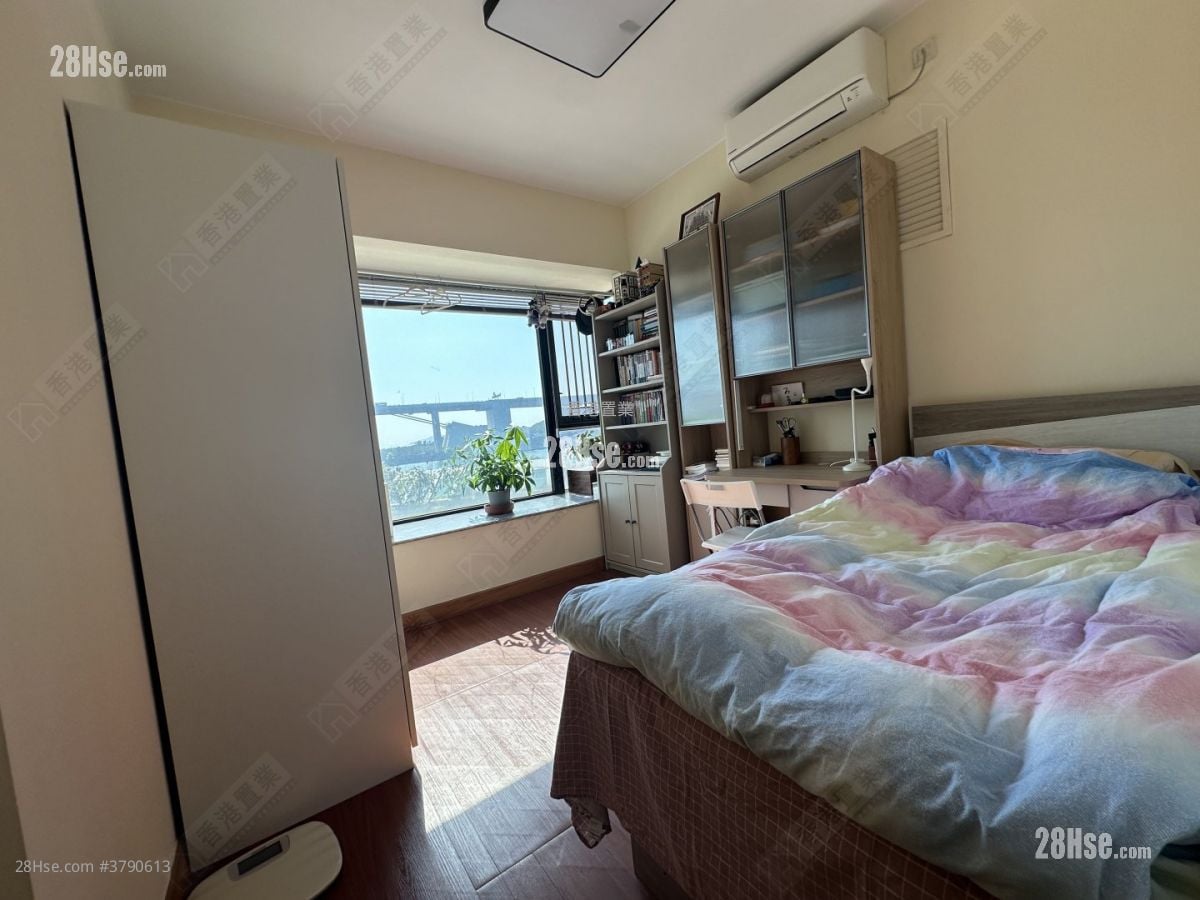 Park Island Sell 2 Bedrooms , 1 Bathroom 594 ft²