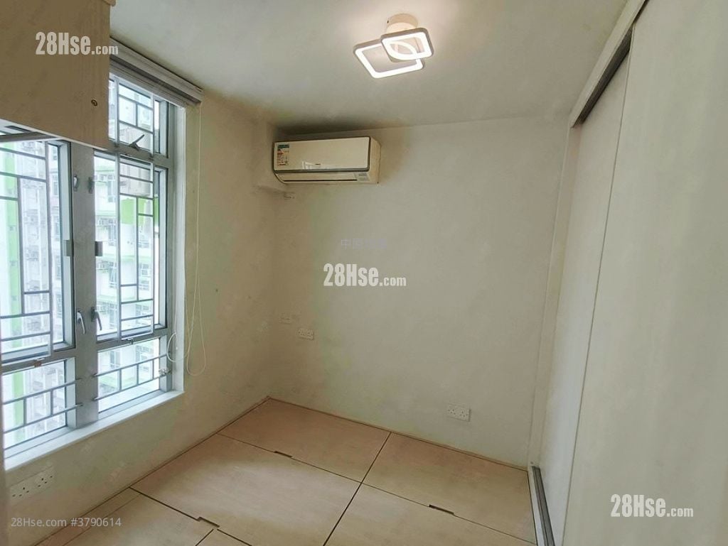 Sheung Chui Court Sell 2 Bedrooms , 1 Bathroom 439 ft²