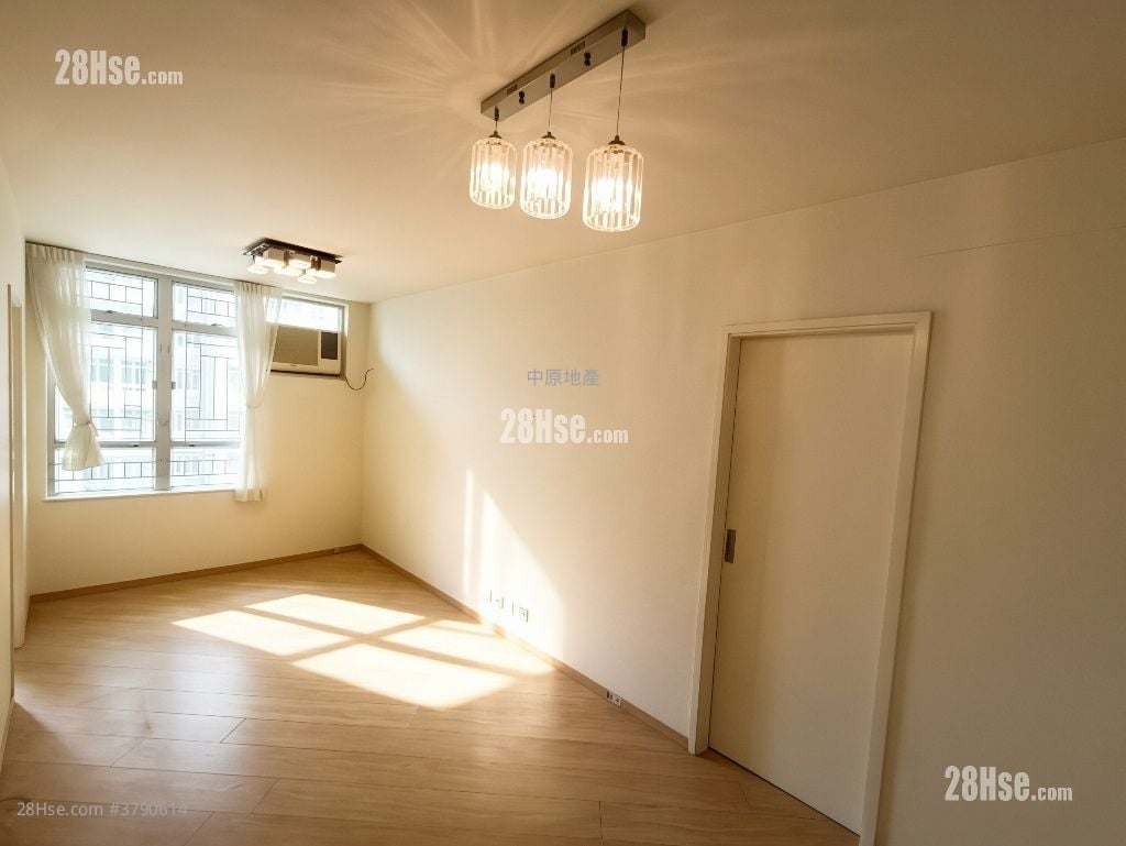 Sheung Chui Court Sell 2 Bedrooms , 1 Bathroom 439 ft²