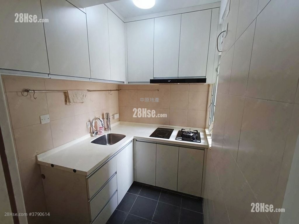 Sheung Chui Court Sell 2 Bedrooms , 1 Bathroom 439 ft²