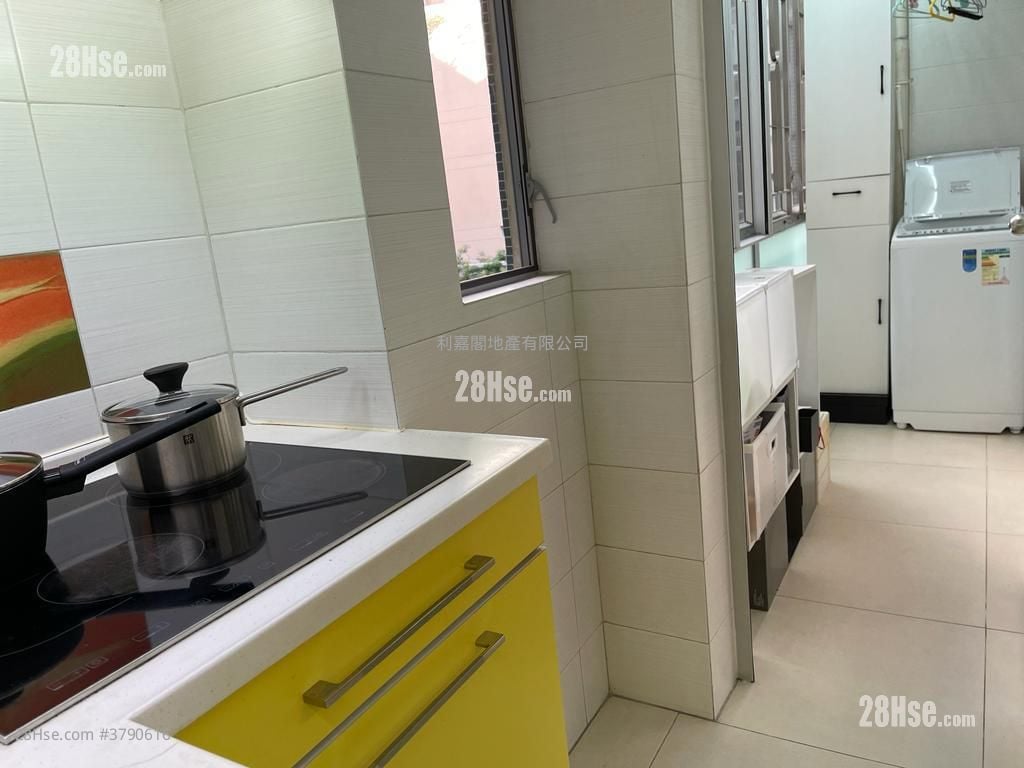 Mei Foo Sun Chuen Sell 4 Bedrooms , 2 Bathrooms 1,327 ft²
