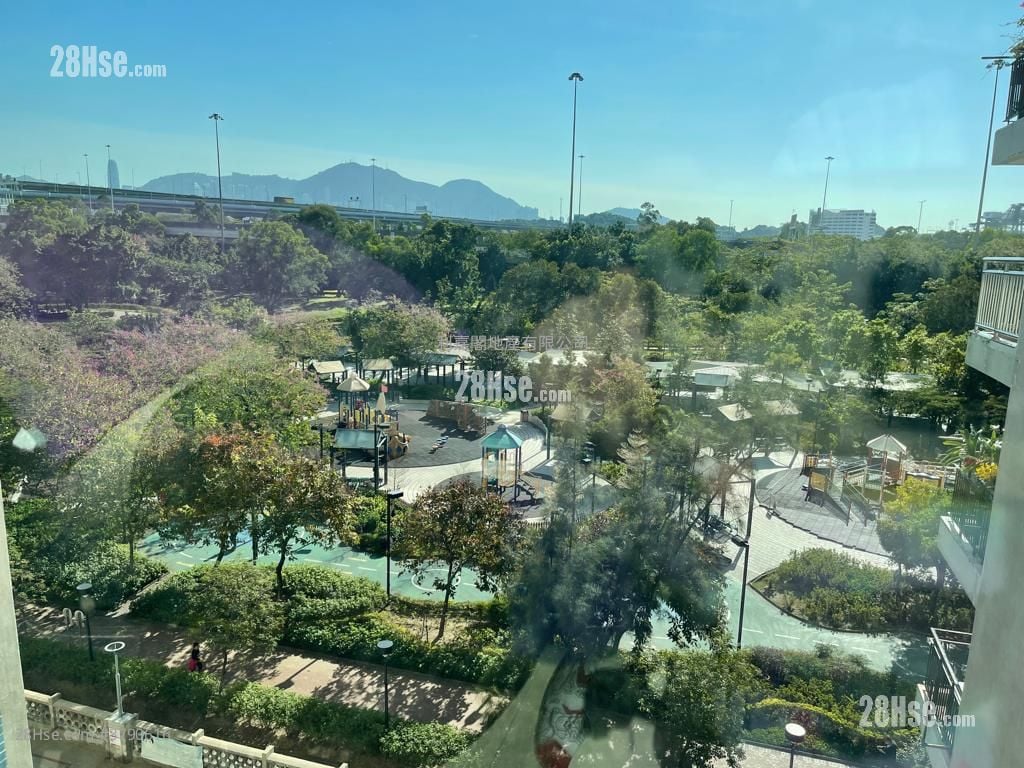 Mei Foo Sun Chuen Sell 4 Bedrooms , 2 Bathrooms 1,327 ft²