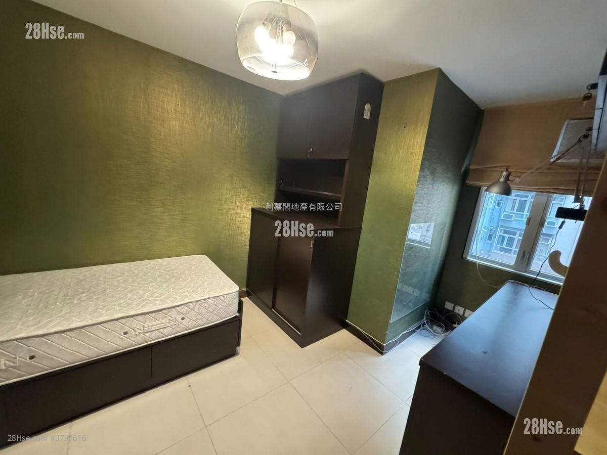 Mei Foo Sun Chuen Sell 4 Bedrooms , 2 Bathrooms 1,327 ft²