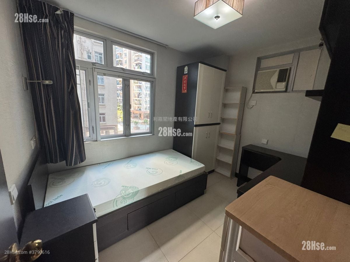 Mei Foo Sun Chuen Sell 4 Bedrooms , 2 Bathrooms 1,327 ft²