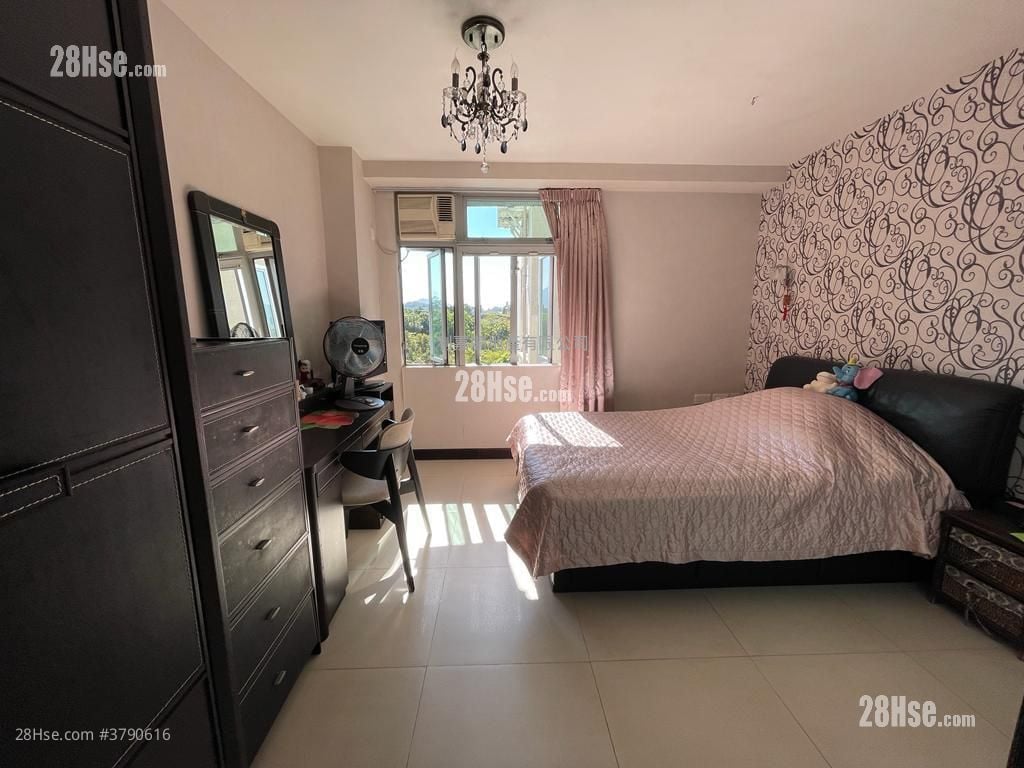 Mei Foo Sun Chuen Sell 4 Bedrooms , 2 Bathrooms 1,327 ft²