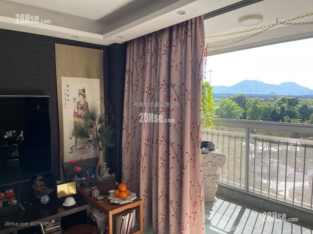 Mei Foo Sun Chuen Sell 4 Bedrooms , 2 Bathrooms 1,327 ft²