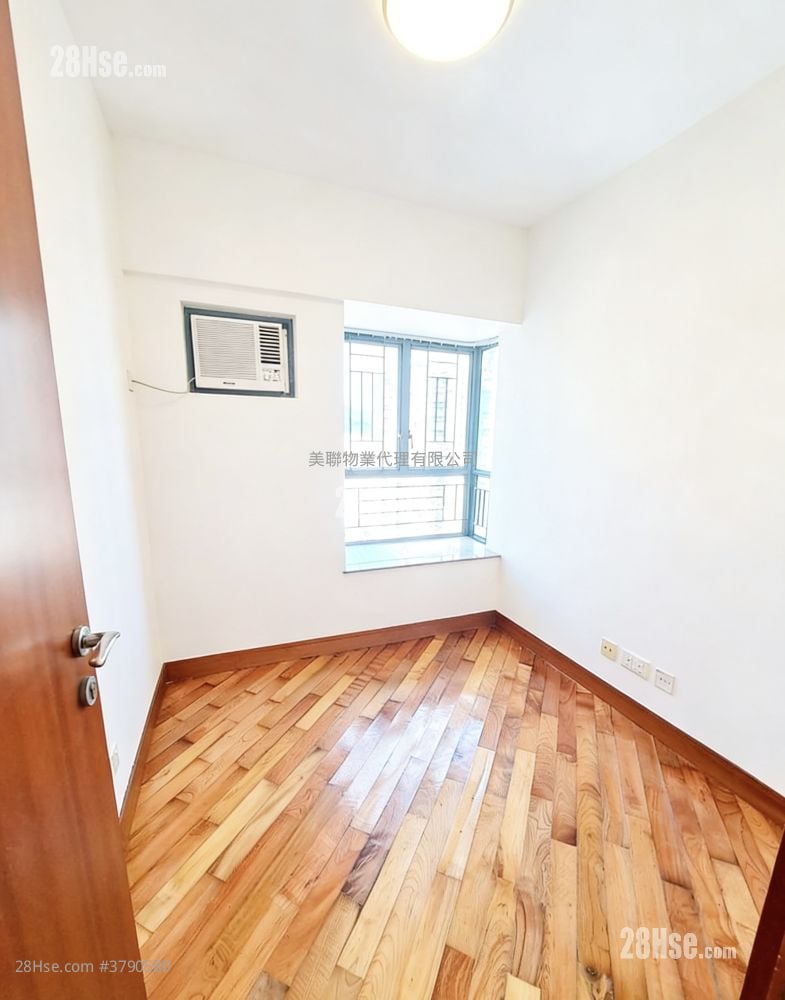 Aquamarine Sell 2 Bedrooms , 1 Bathroom 510 ft²