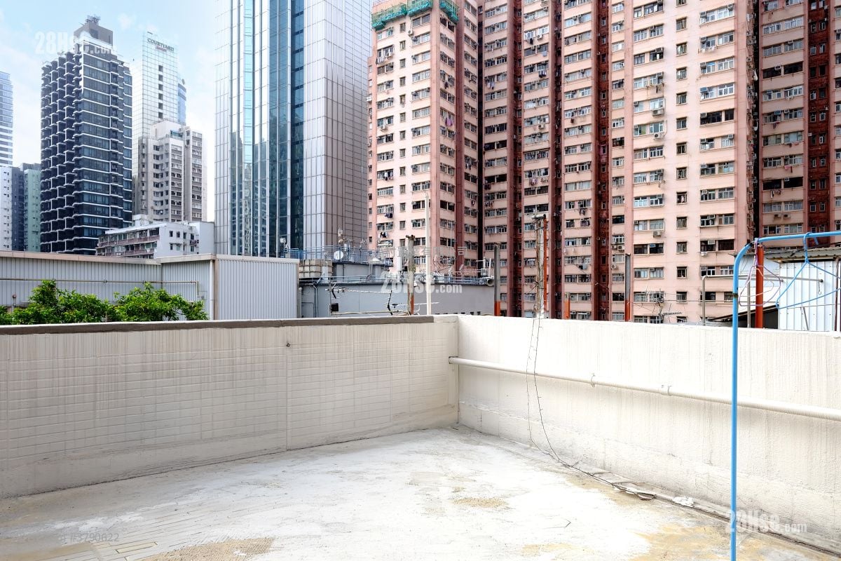 天台: 西边街8-10号 租盘 2 房 , 1 浴室 425 平方尺