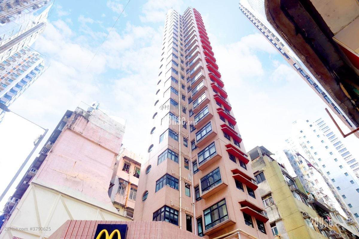 大厦外观: Flora Court 租盘 1 房 , 1 浴室 313 平方尺