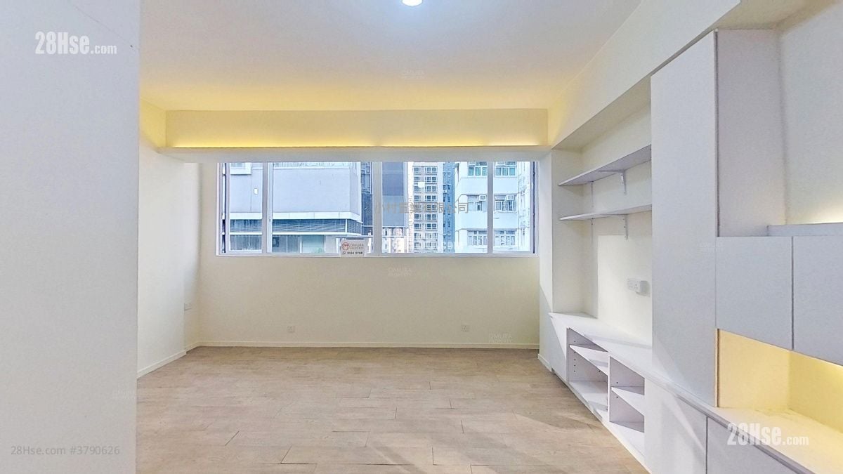 living room: 2B-4 Second Stree Rental Studio , 1 Bathroom 339 ft²