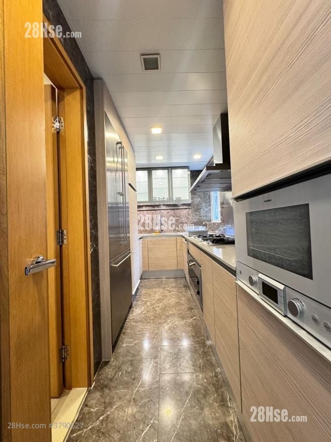 Avignon Rental 5+ Bedrooms , 4 Bathrooms 1,272 ft²