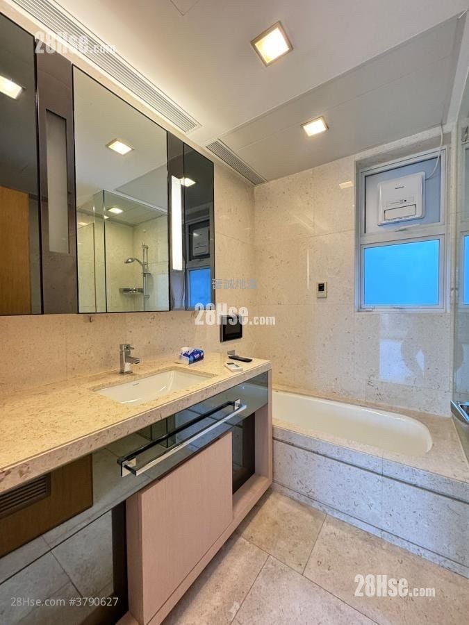 Avignon Rental 5+ Bedrooms , 4 Bathrooms 1,272 ft²