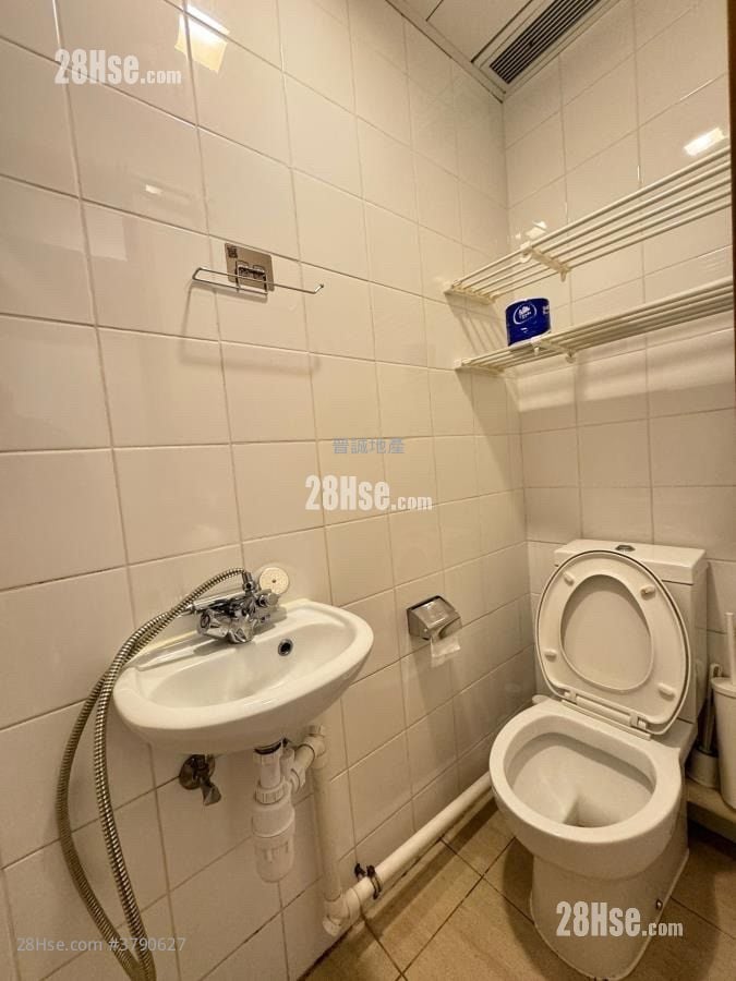 Avignon Rental 5+ Bedrooms , 4 Bathrooms 1,272 ft²