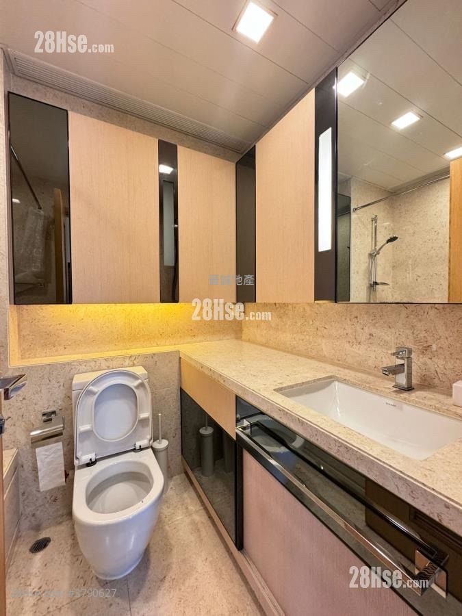 Avignon Rental 5+ Bedrooms , 4 Bathrooms 1,272 ft²