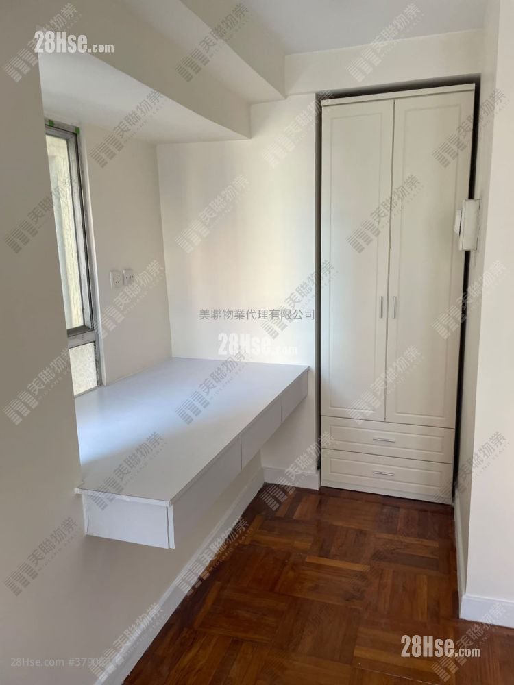 Hilton Plaza Sell Studio , 1 Bathroom 283 ft²