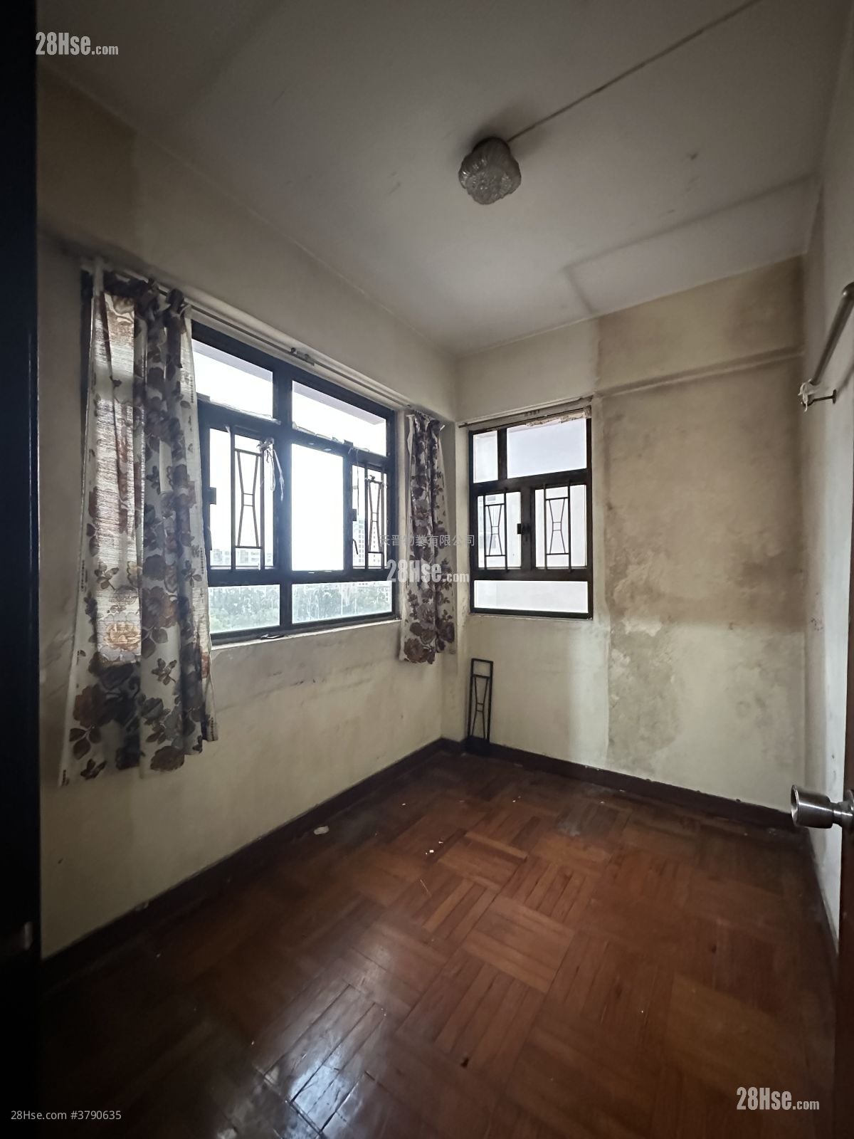 金龙楼 售盘 2 房 , 1 浴室 374 平方尺