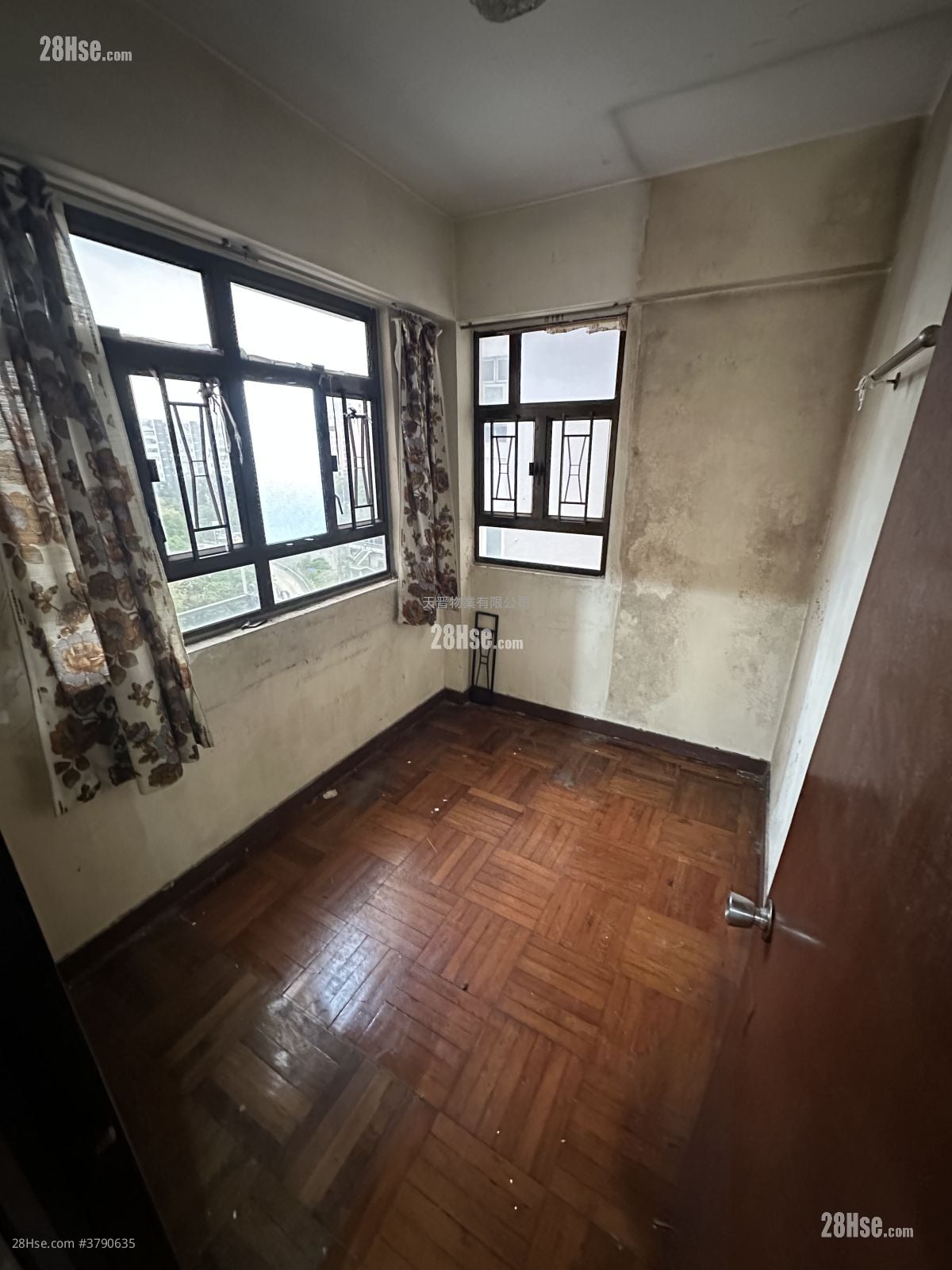 金龙楼 售盘 2 房 , 1 浴室 374 平方尺