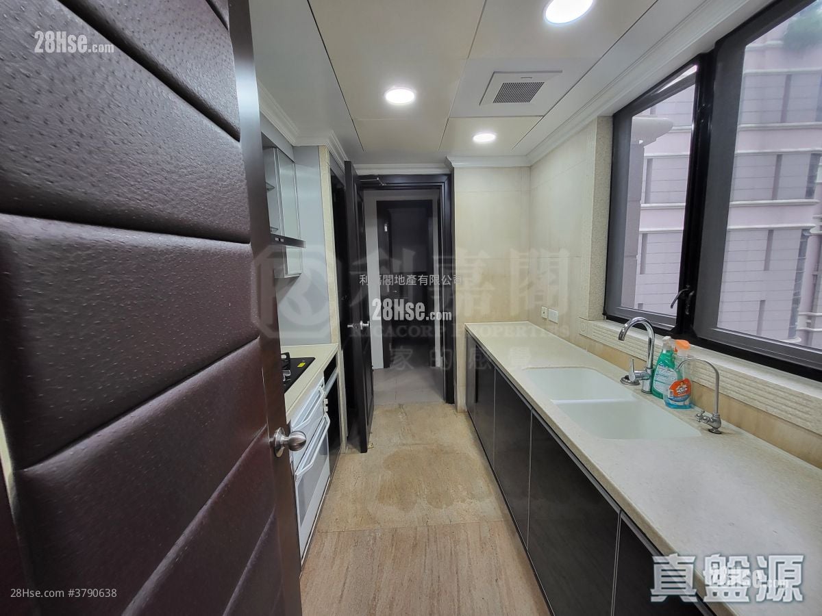 King's Park Hill Sell 2 Bedrooms 1,215 ft²