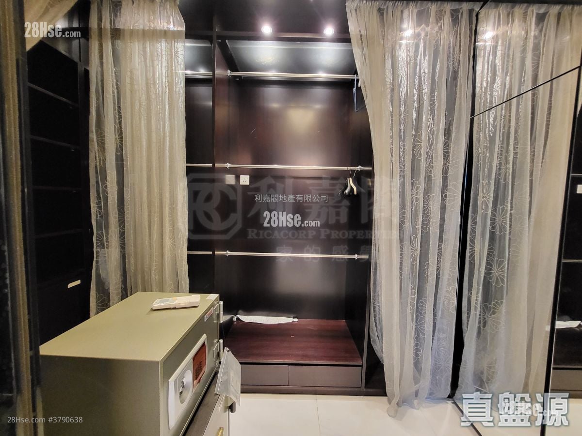 King's Park Hill Sell 2 Bedrooms 1,215 ft²