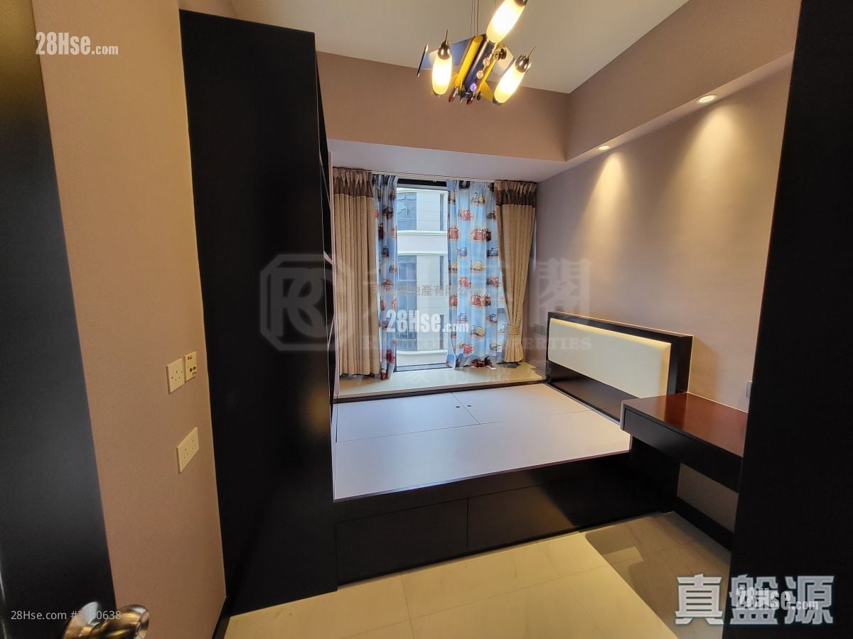 King's Park Hill Sell 2 Bedrooms 1,215 ft²